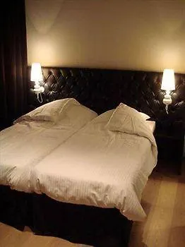 Le Parisien Hotel
