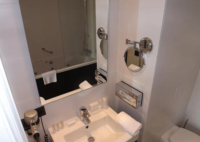 Le Parisien 호텔 3*